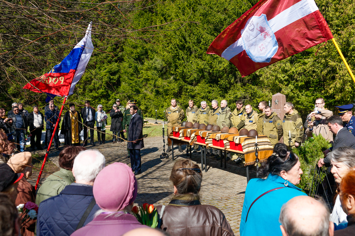 Захоронение советских солдат в Ропажи