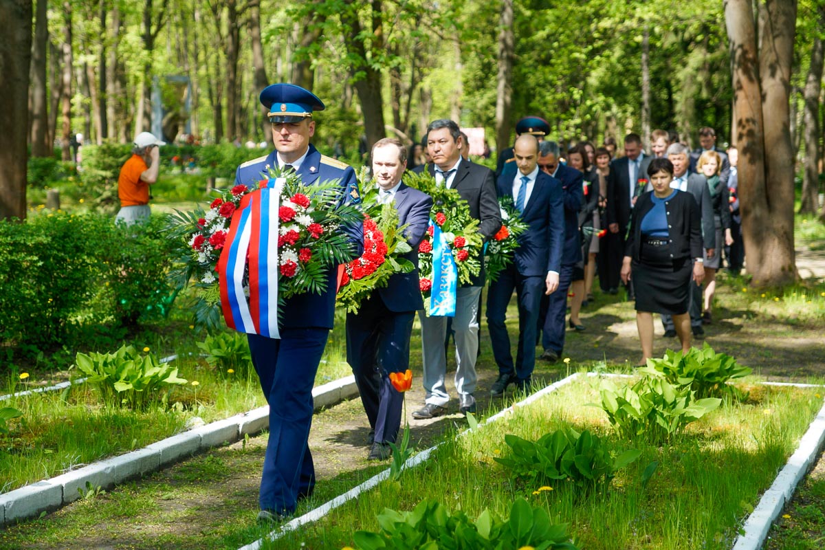 9 мая в Риге: На Покровском и Гарнизонном кладбищах