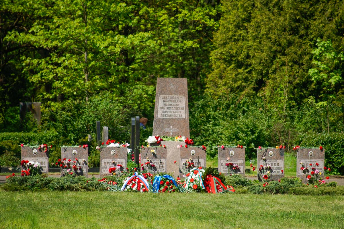 9 мая в Риге: На Покровском и Гарнизонном кладбищах