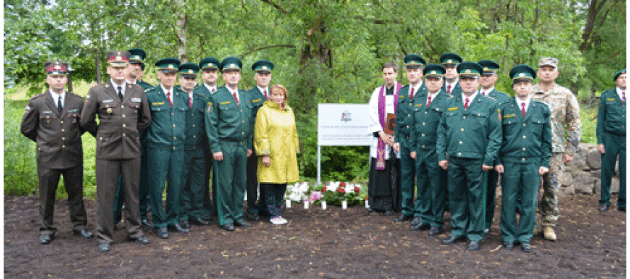 Знак в память о трагедии в Маслёнках