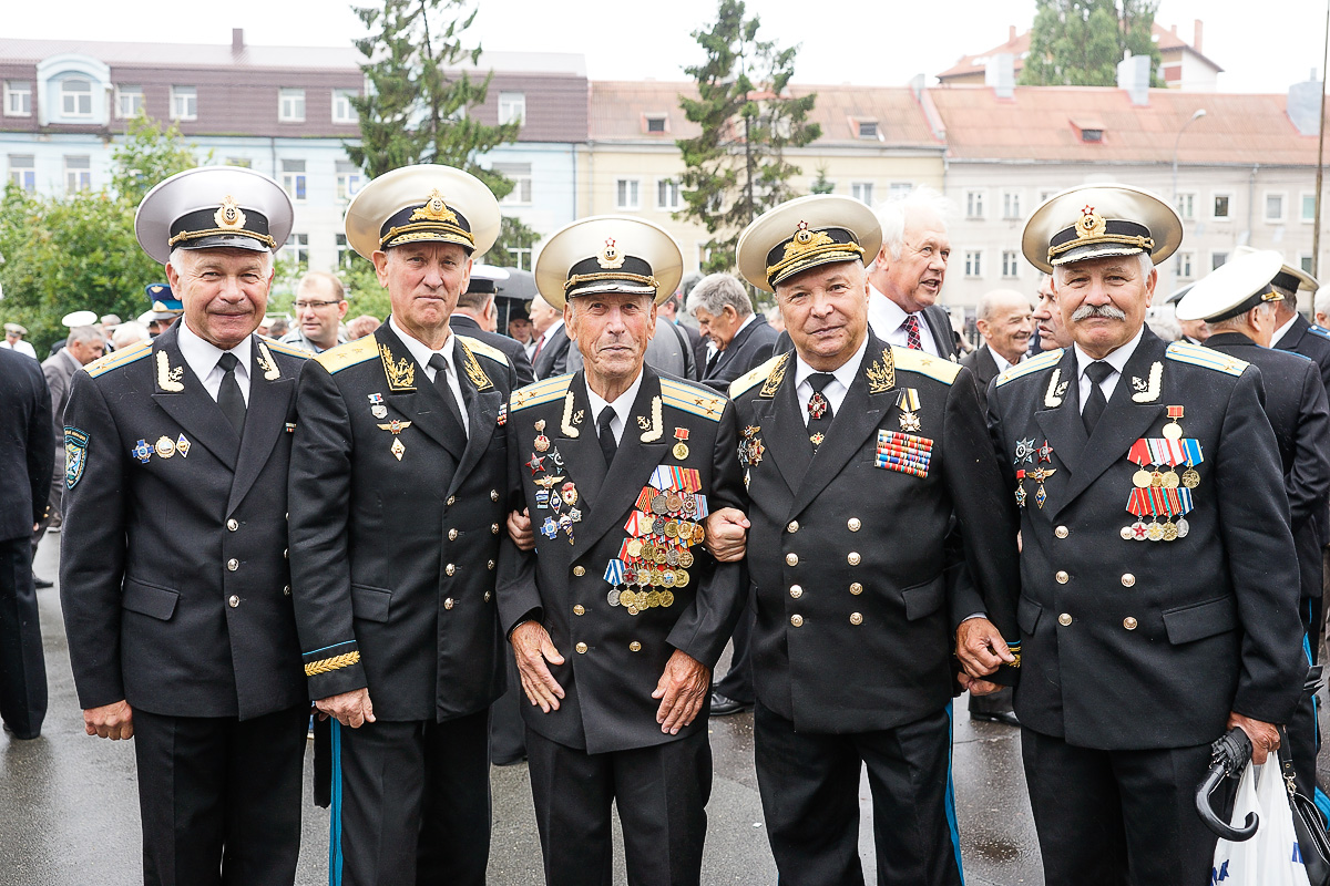 100 лет Морской авиации России: Церемония у памятника