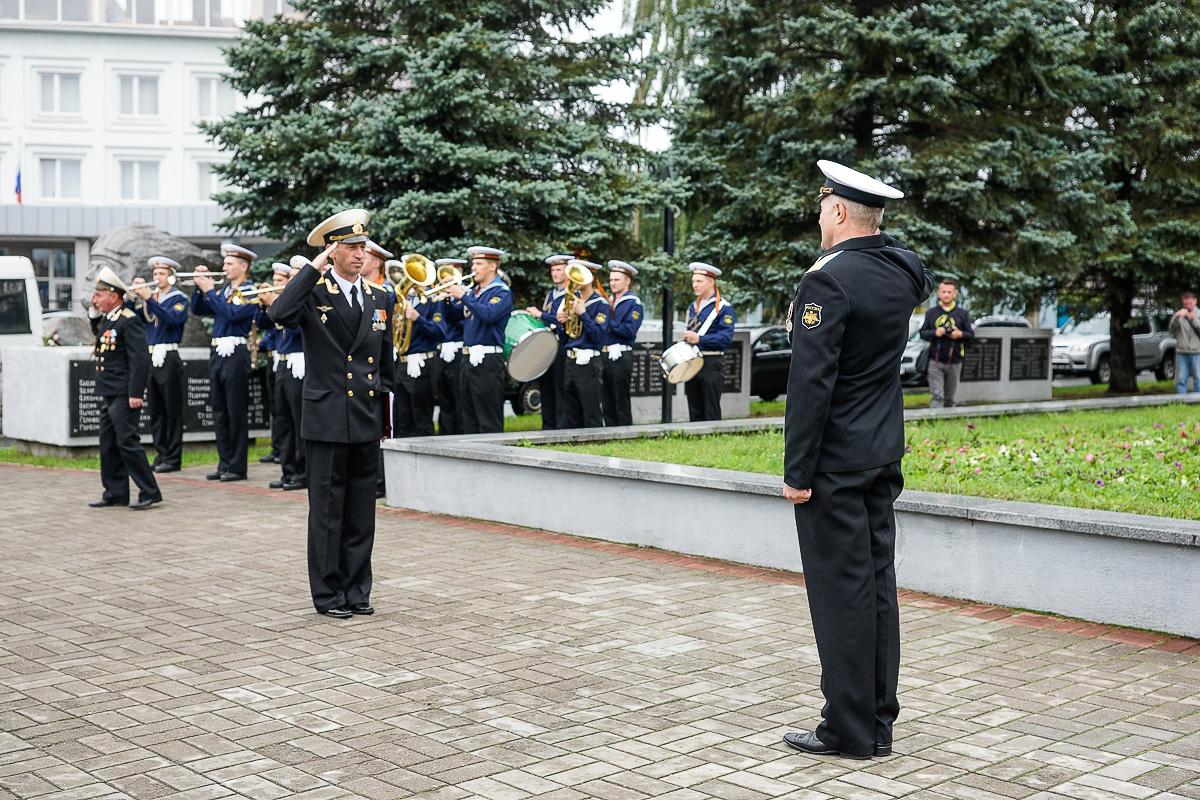 100 лет Морской авиации России: Церемония у памятника