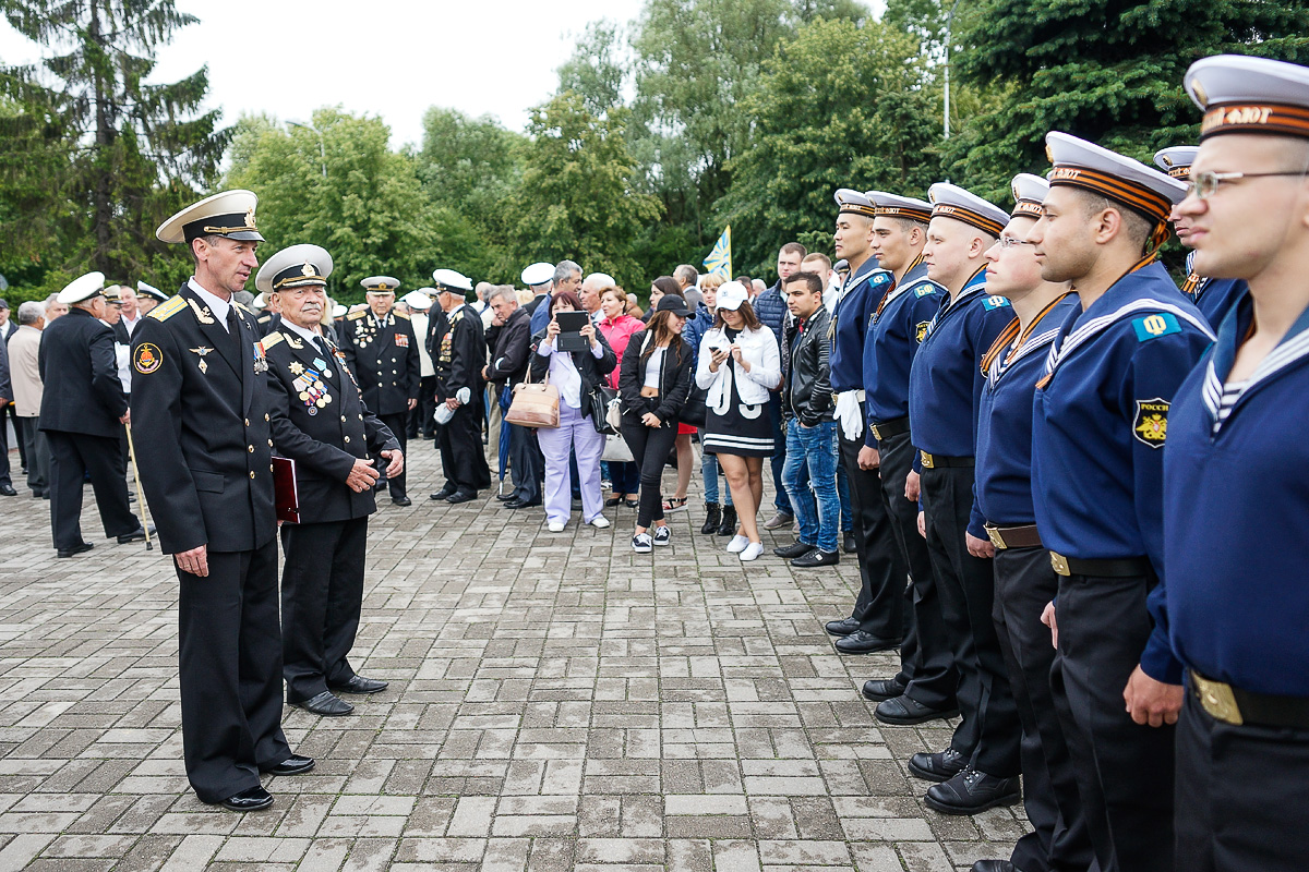 100 лет Морской авиации России: Церемония у памятника