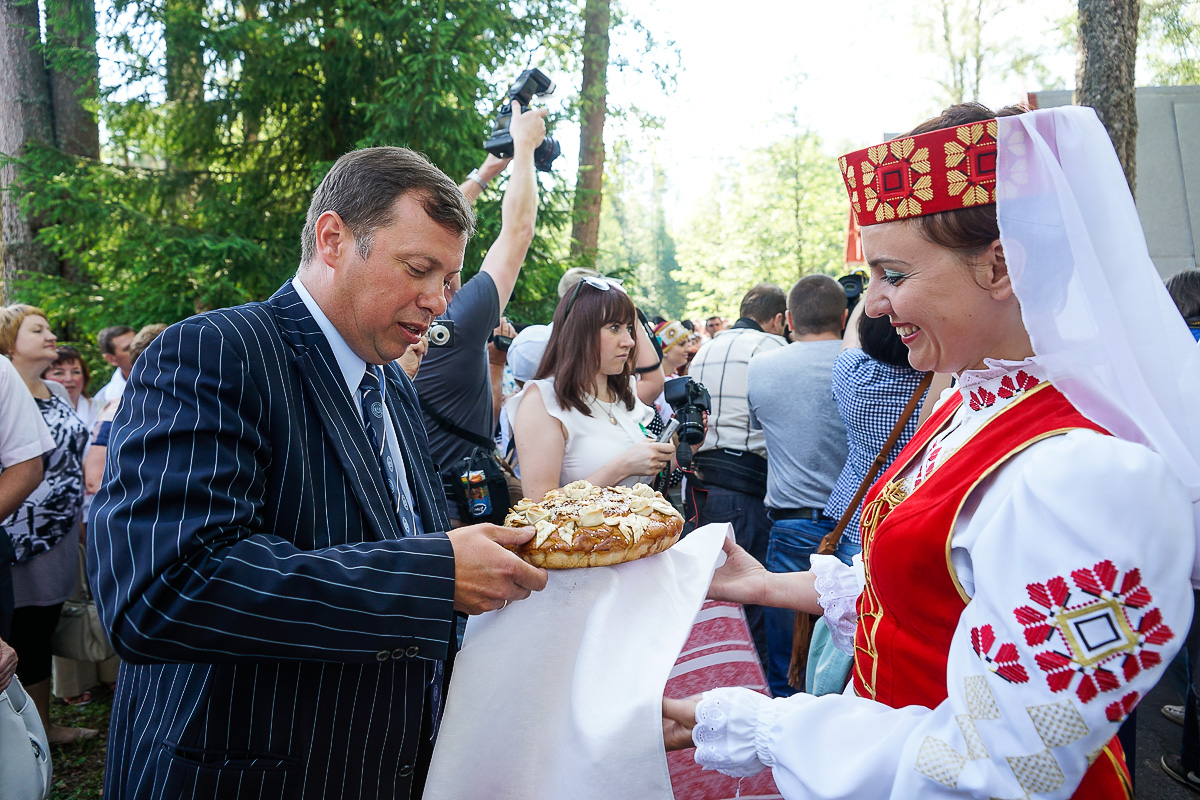 Курган Дружбы 2016: Возложение цветов