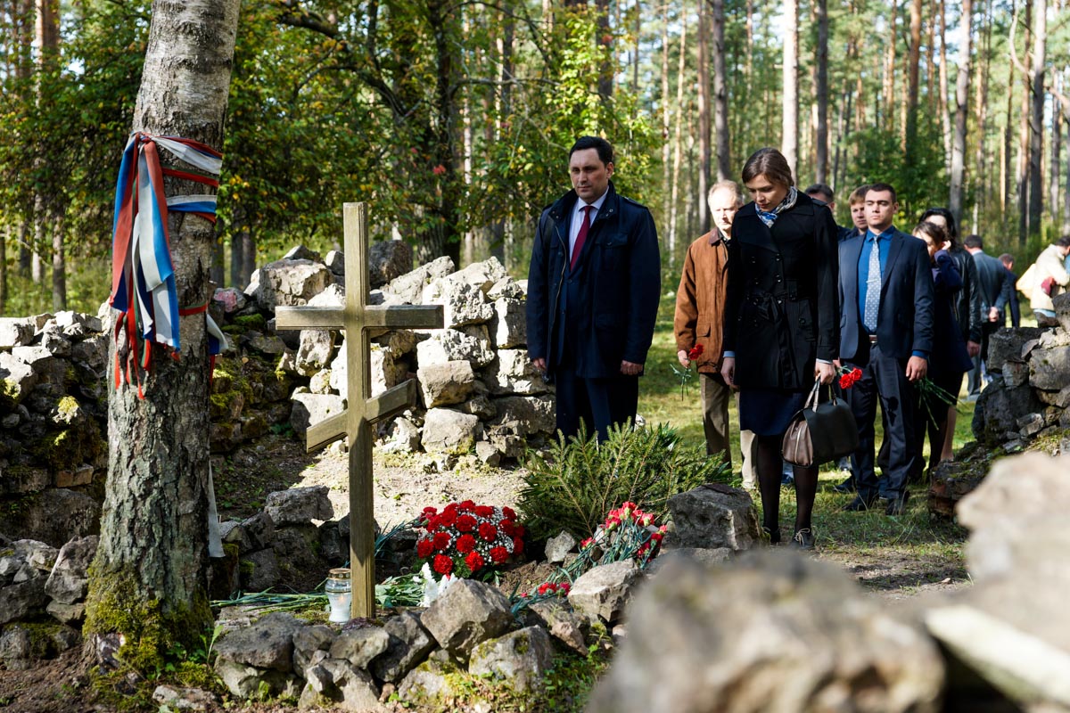 Церемония у мемориала в Саласпилсе