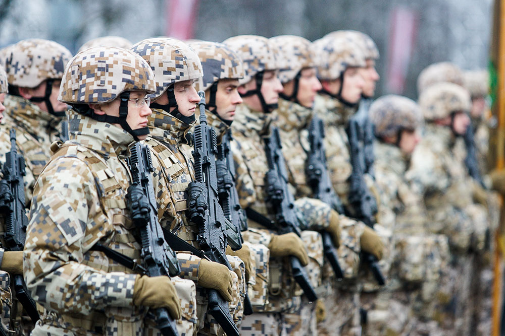 Военный парад в День Независимости Латвии