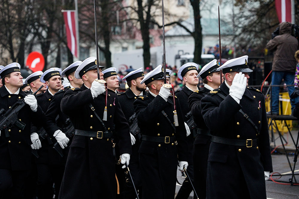 Военный парад в День Независимости Латвии