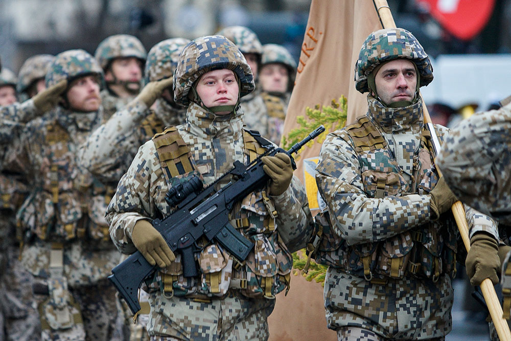 Военный парад в День Независимости Латвии