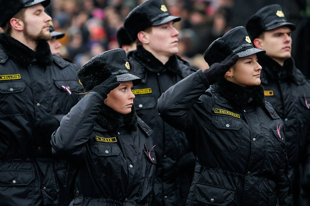 Военный парад в День Независимости Латвии