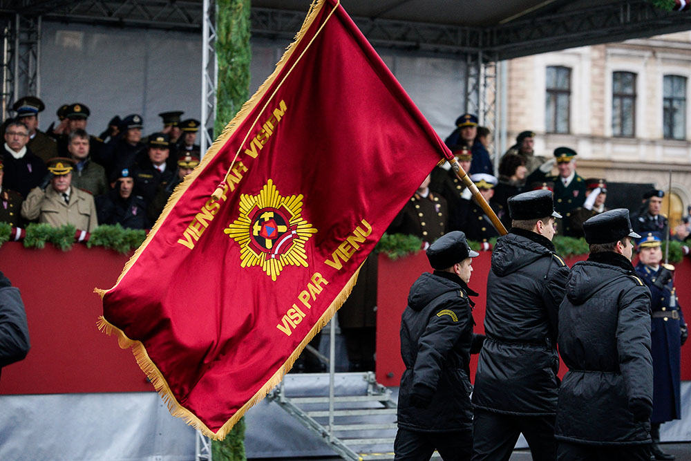 Военный парад в День Независимости Латвии