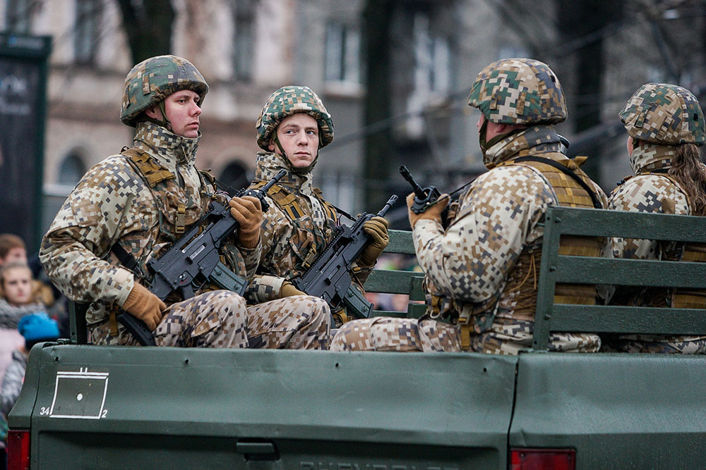 Военный парад в День Независимости Латвии