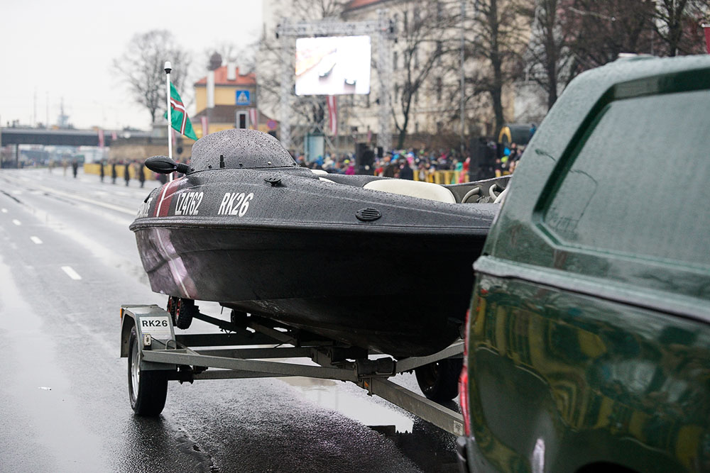 Военный парад в День Независимости Латвии