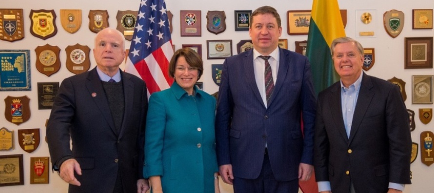 Американские сенаторы в Литве