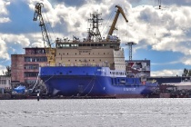 Поднят флаг на ледоколе «Новороссийск»