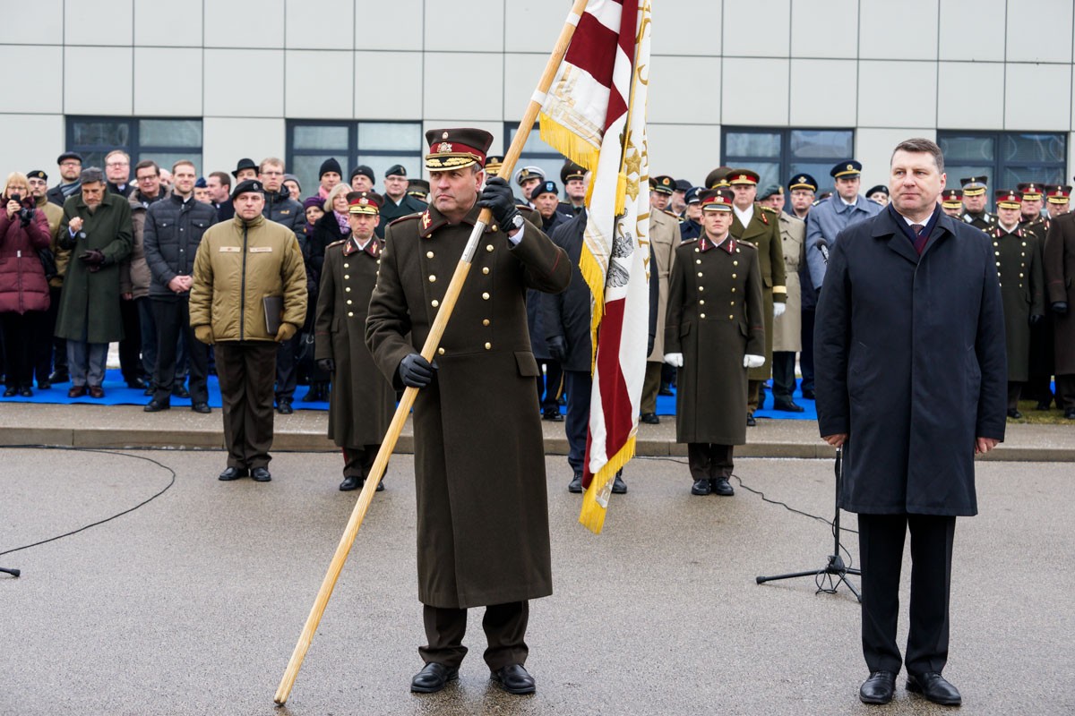 Церемония смены командующего НВС