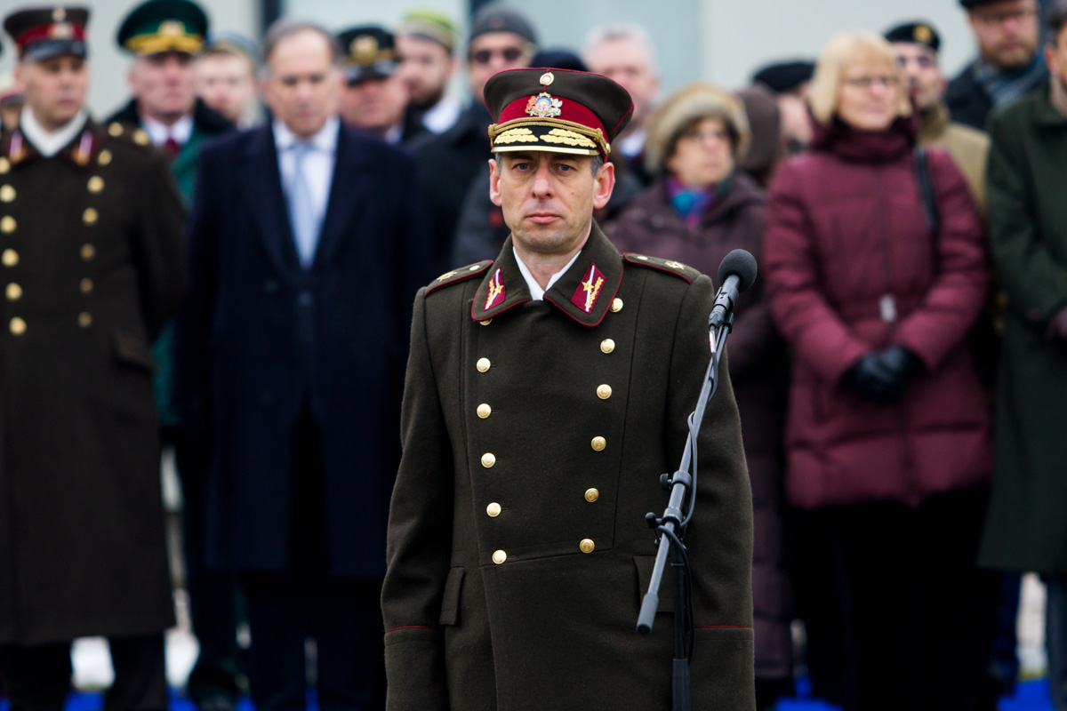 Церемония смены командующего НВС