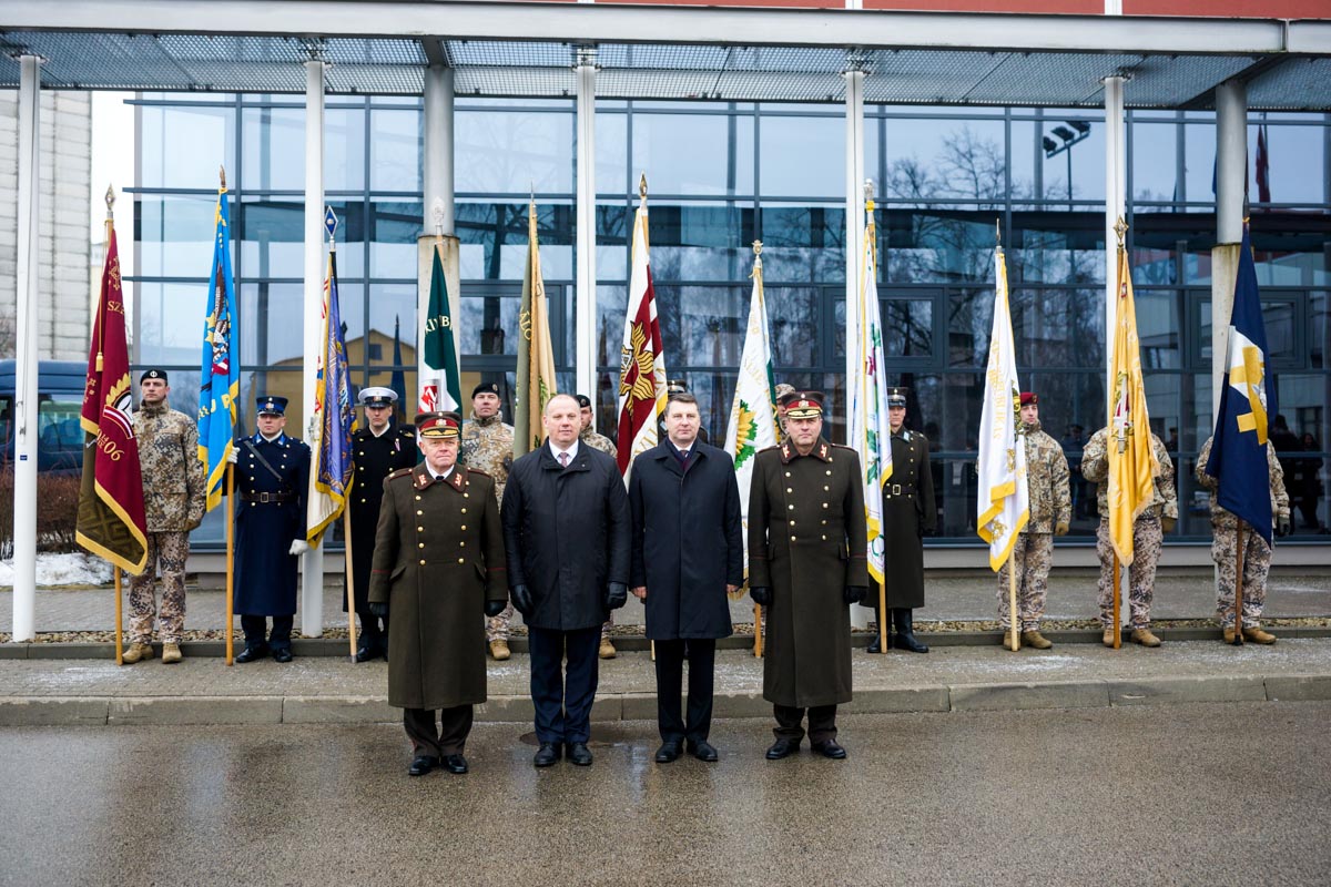 Церемония смены командующего НВС