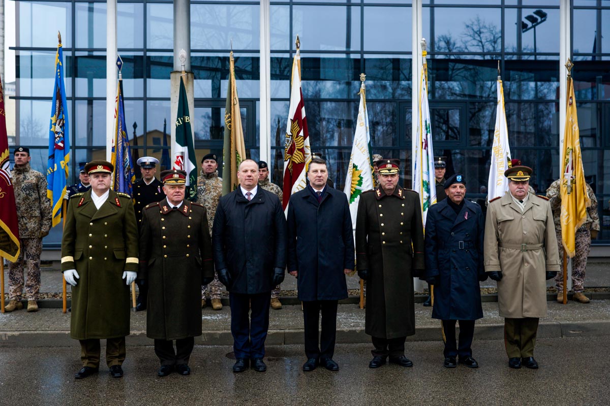 Церемония смены командующего НВС