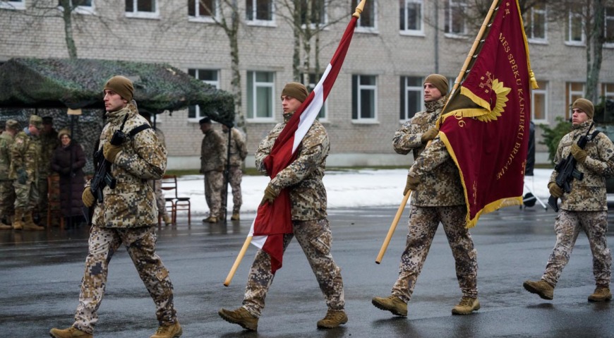 Знамя Латвии в Адажи