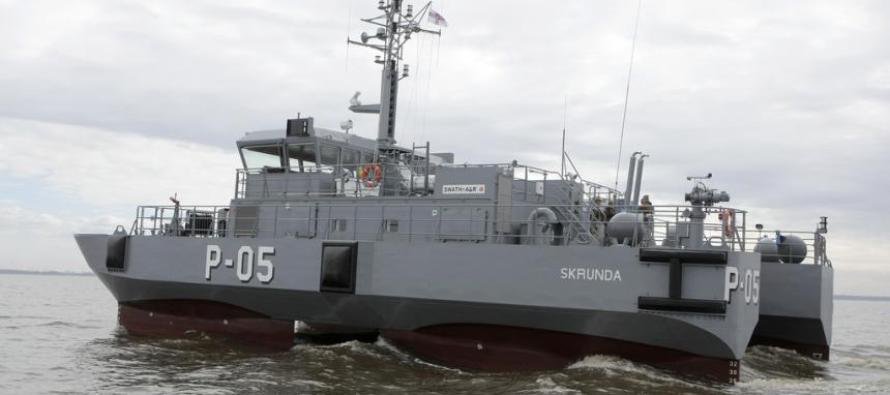 Вооружённые силы Латвии ищут человека в море