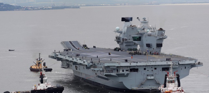 Авианосец HMS Queen Elizabeth вышел на испытания