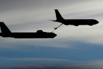 Установка боевых лазеров на KC-135