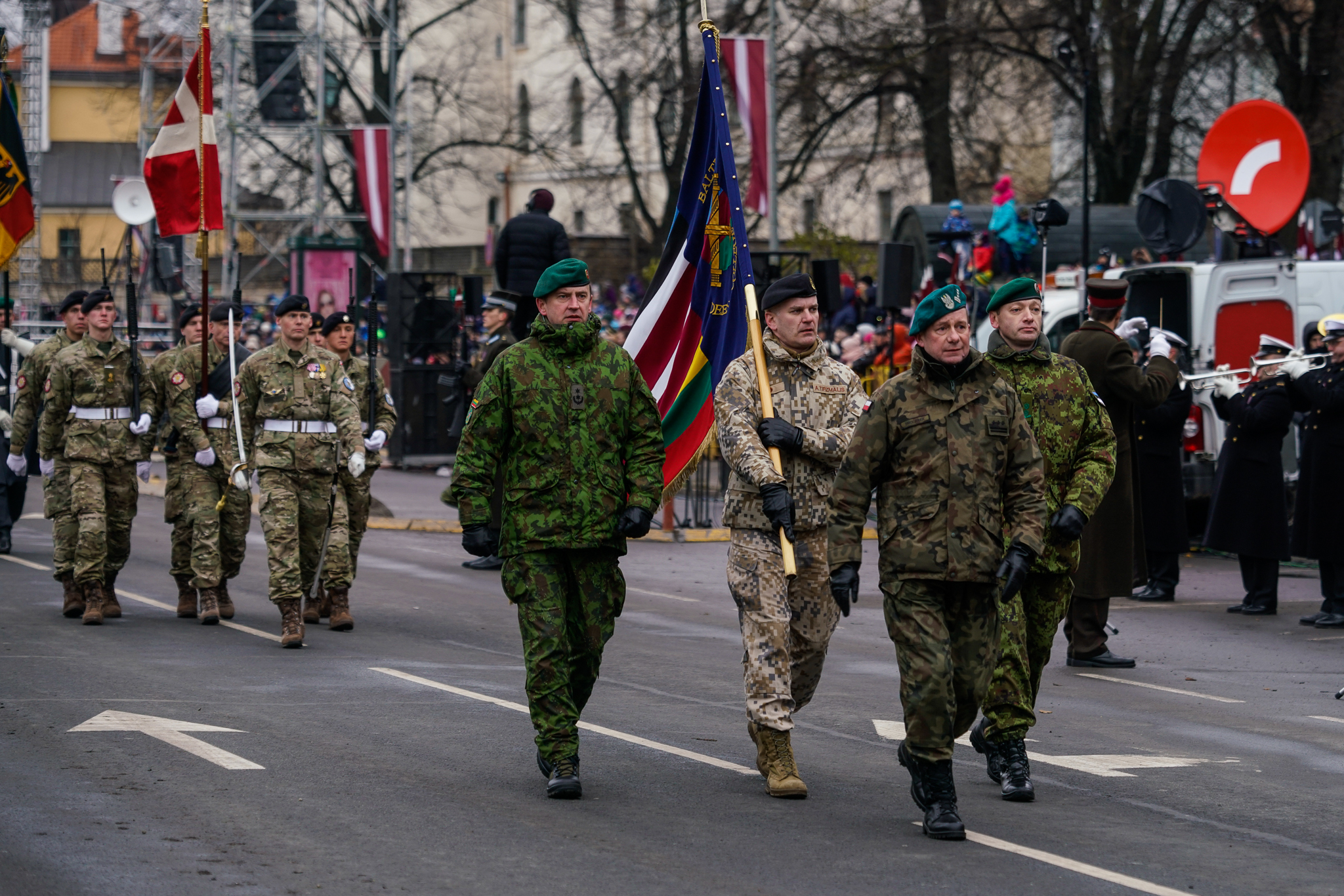 Парад в День независимости Латвии