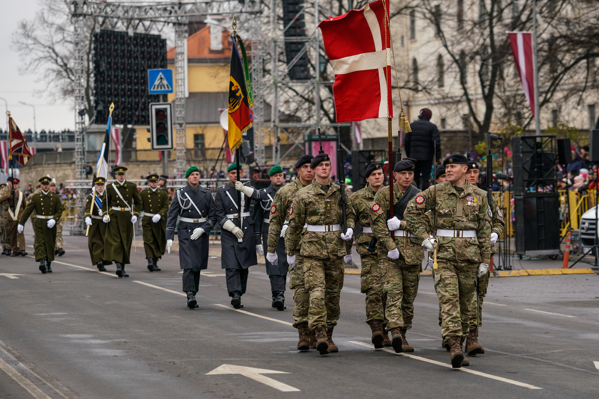 Парад в День независимости Латвии