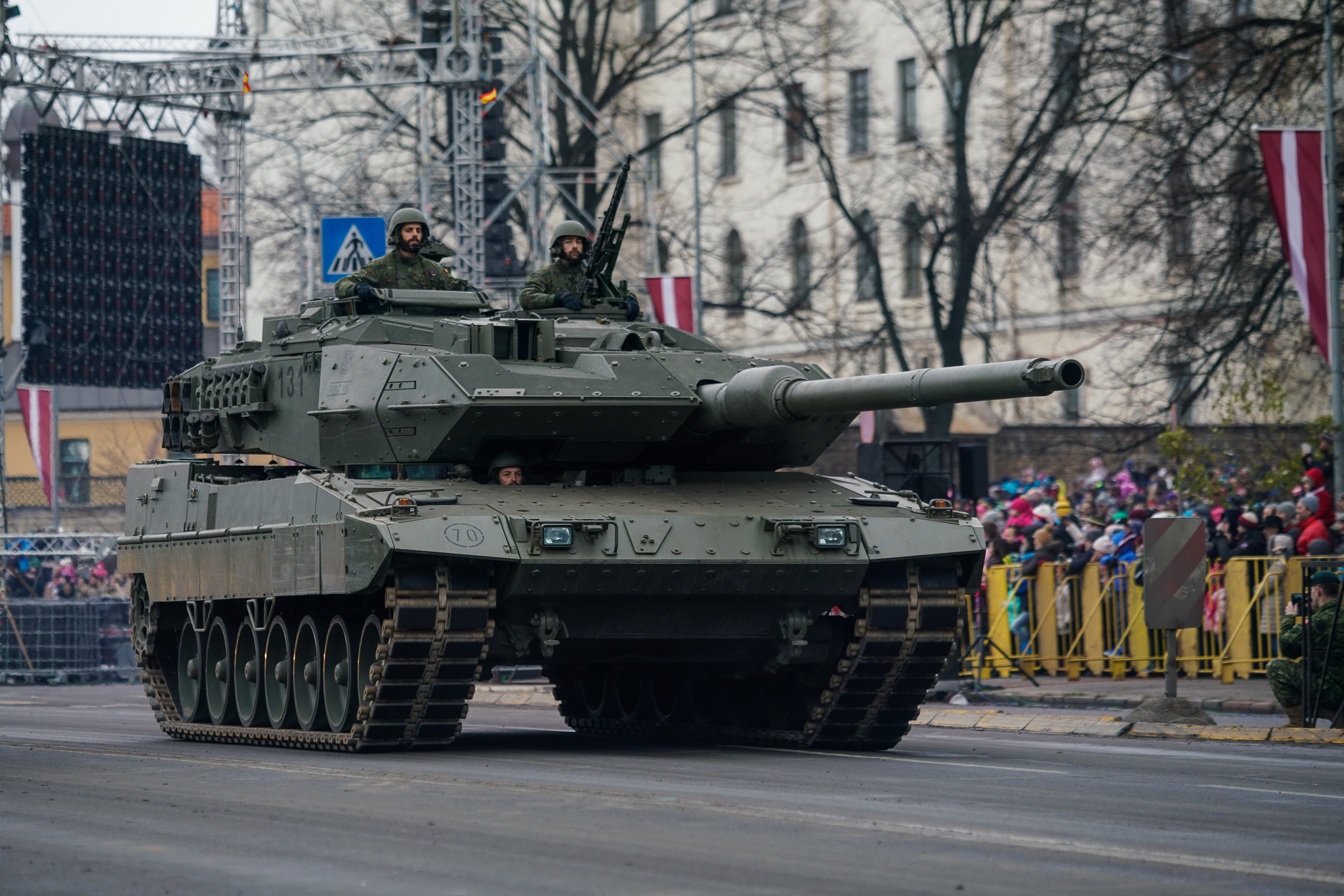 Парад в День независимости Латвии