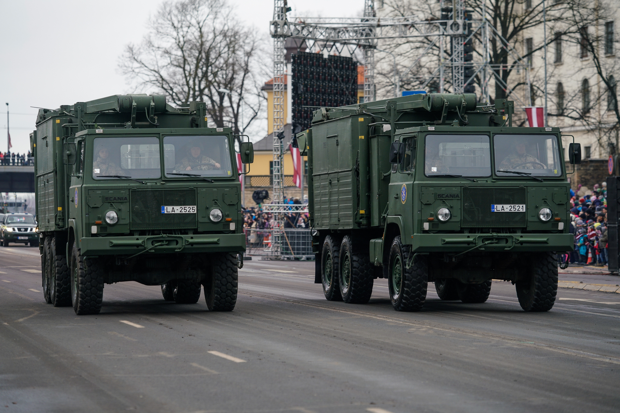 Парад в День независимости Латвии