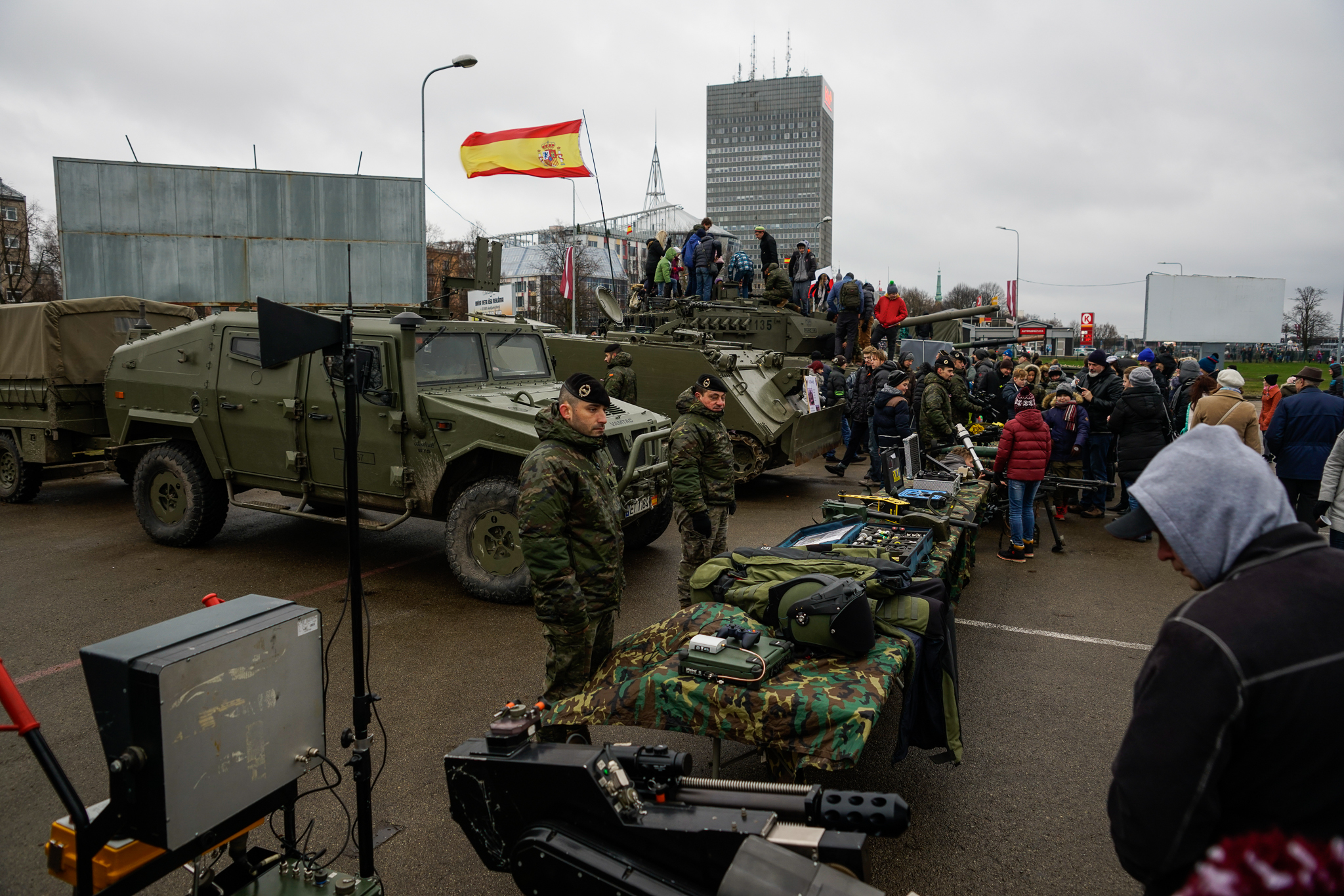 Парад в День независимости Латвии