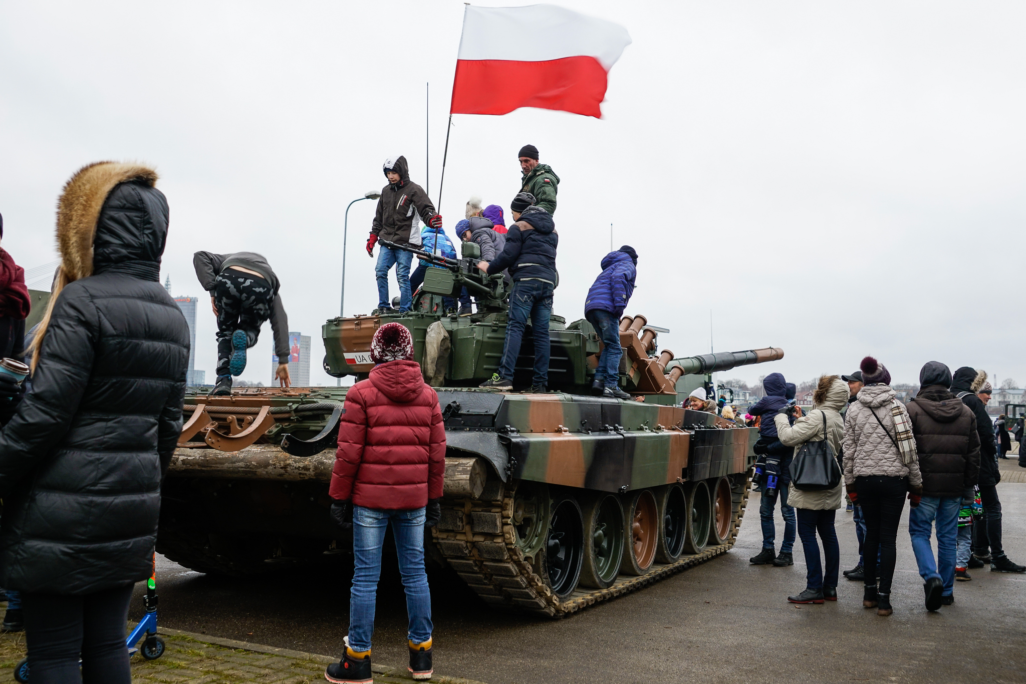 Парад в День независимости Латвии