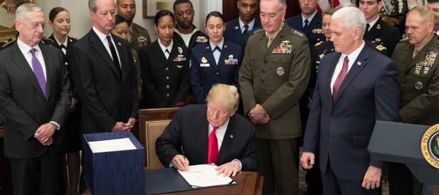 Трамп подписал акт об ассигнованиях на оборону в 2018 году