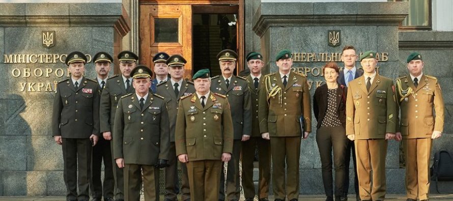Литовский командующий с визитом на Украине