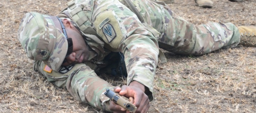 Американские солдаты тестируют новый пистолет