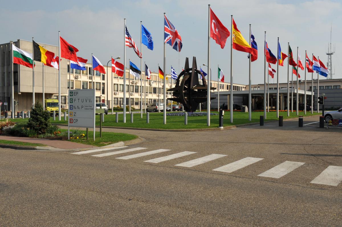 Штаб-квартира НАТО – вчера и сегодня