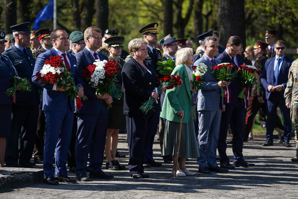 8 мая на Братском кладбище в Риге