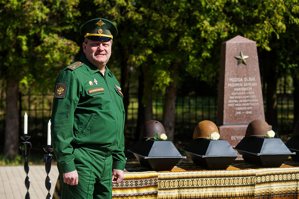 Церемония захоронения в Ропажи