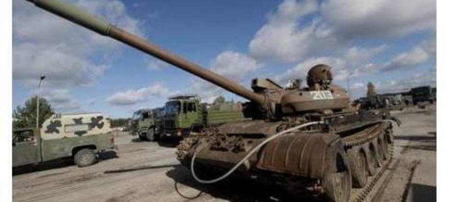 Не было забот, да подарили Латвии три танка