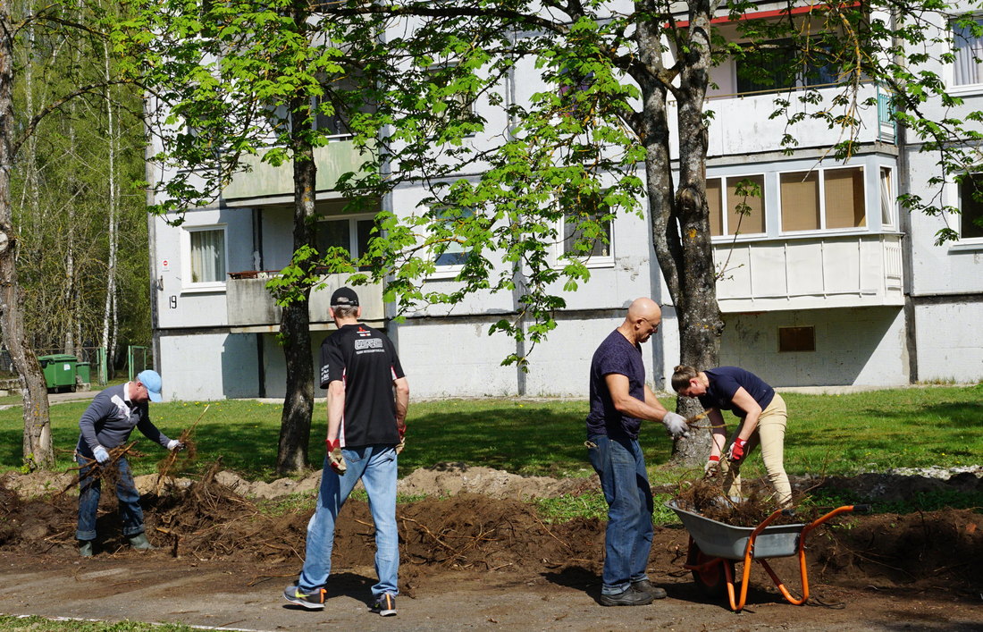 Es piederu nākotnei! Я принадлежу будущему!