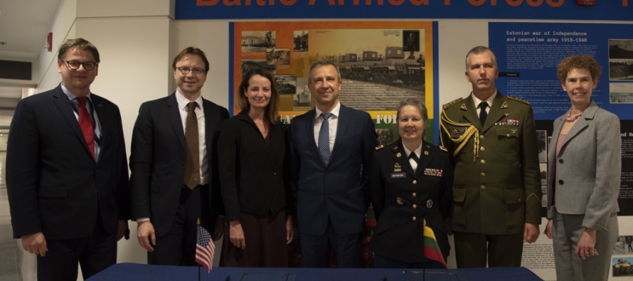 США и Литва подписали план сотрудничества по обороне