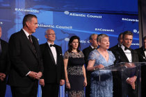 НАТО получила Награду за выдающееся лидерство