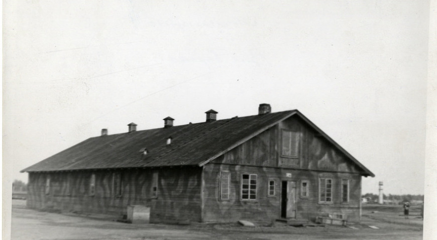 Уцелевший барак, октябрь 1944 г.