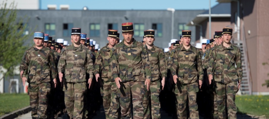 Французские военные сменили бельгийский контингент