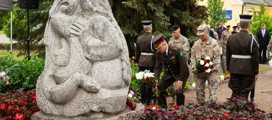 Память о репрессированных военнослужащих в Литене