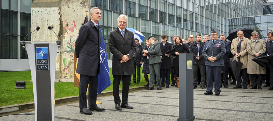 НАТО отметило 30-летнюю годовщину падения Берлинской стены