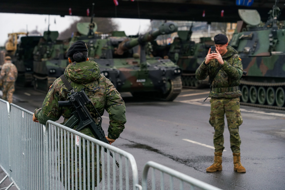 День независимости Латвии и военный парад