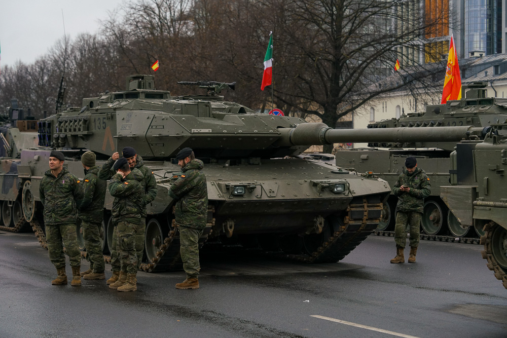 День независимости Латвии и военный парад