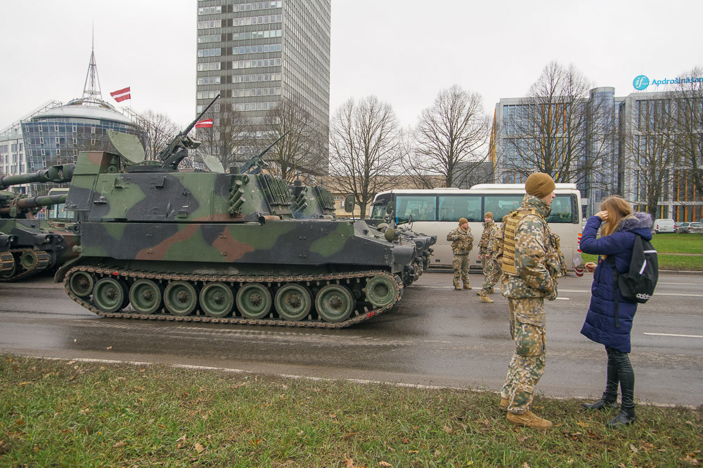День независимости Латвии и военный парад