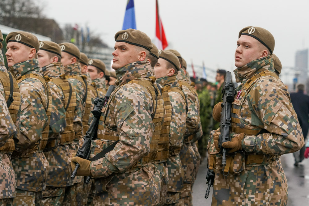 День независимости Латвии и военный парад